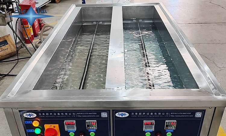 超聲波清洗機的水泵選擇：類型、特性與應(yīng)用指南